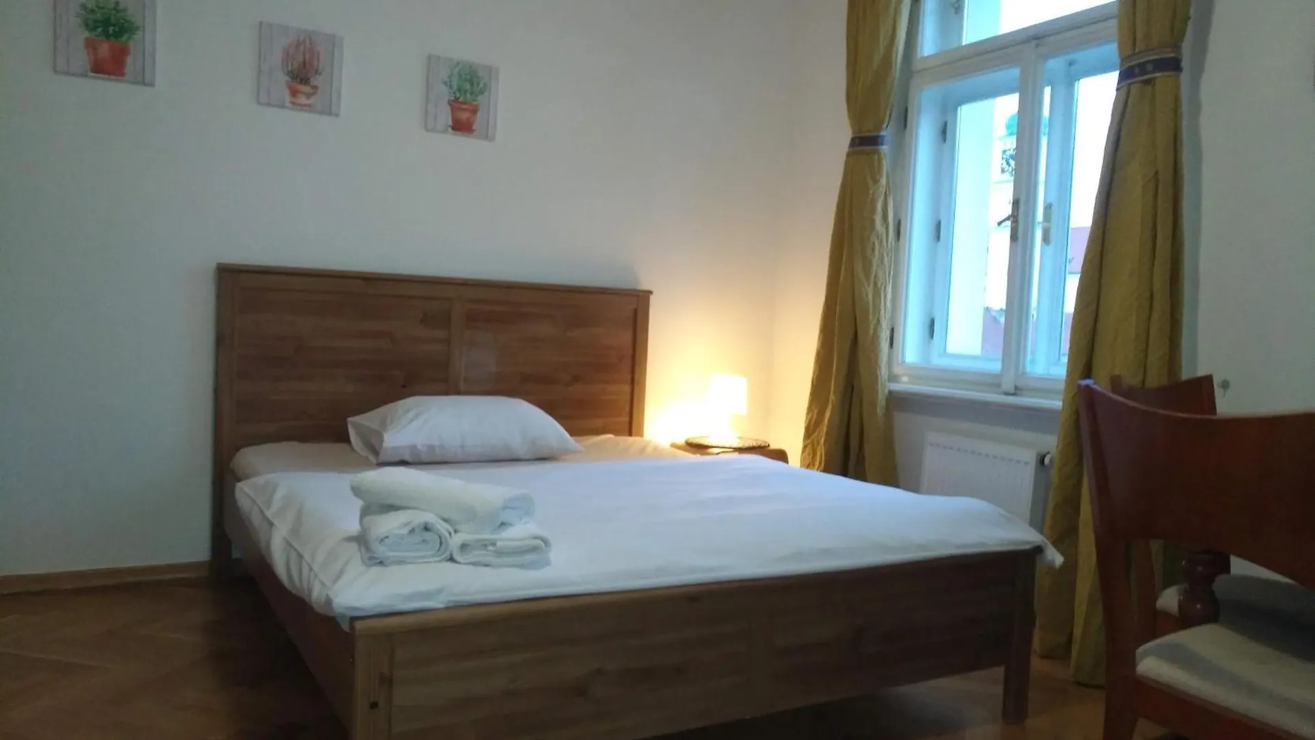 Pretty, Comfortable Apartment Praag 0*,