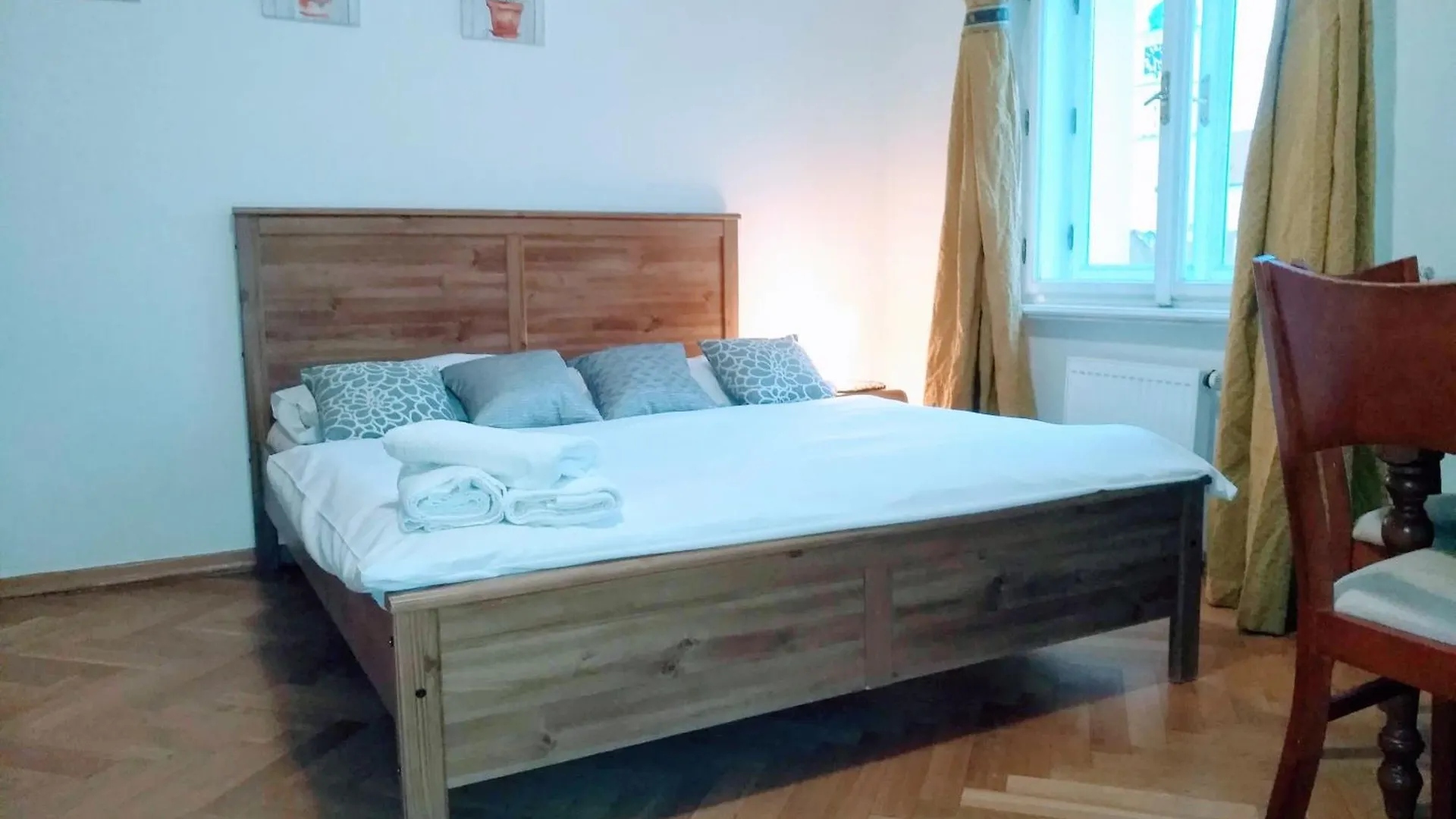 Pretty, Comfortable Apartment Praag