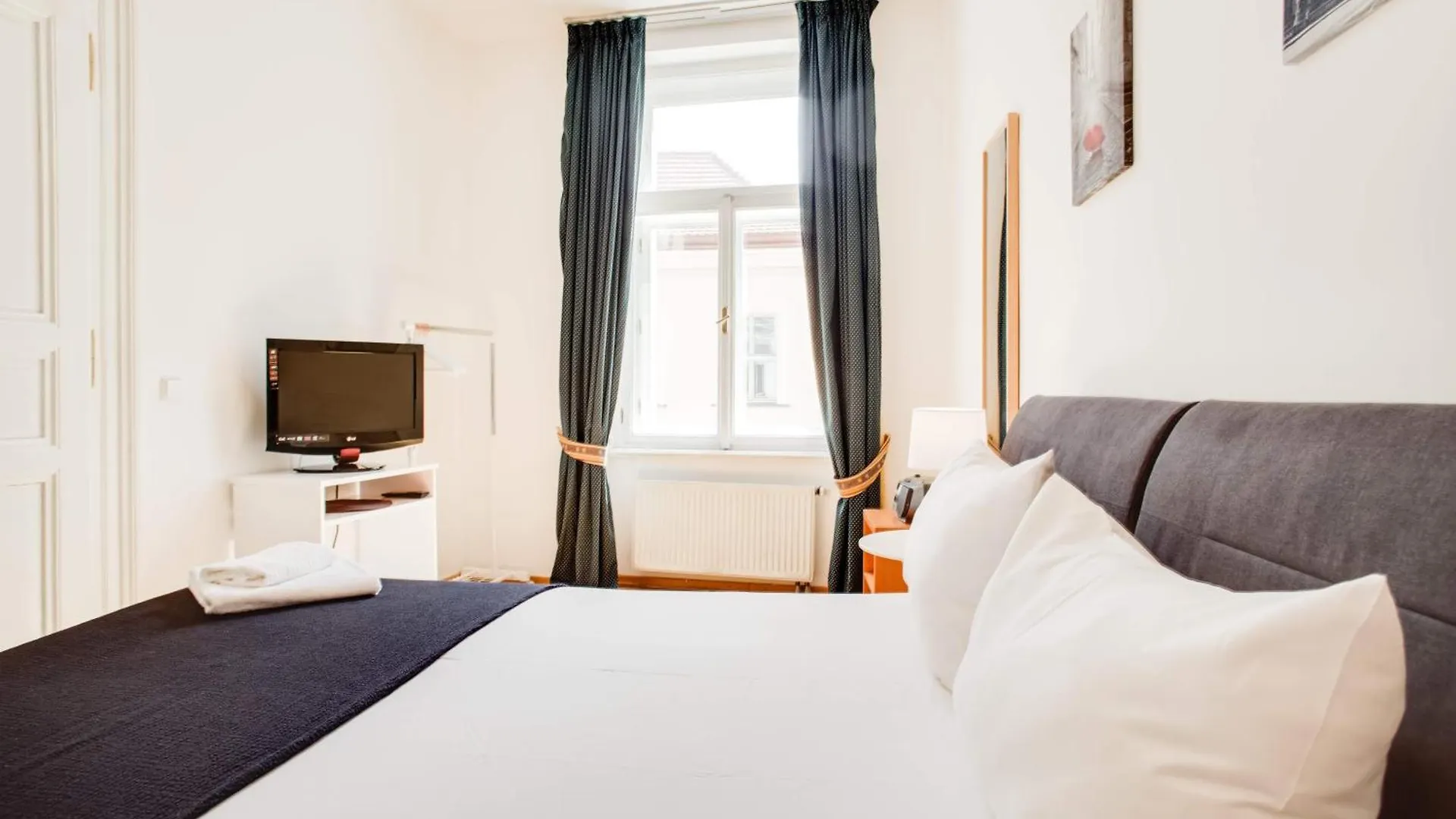Pretty, Comfortable Apartment Praag
