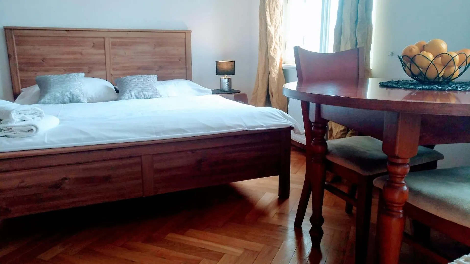 Pretty, Comfortable Apartment Praag