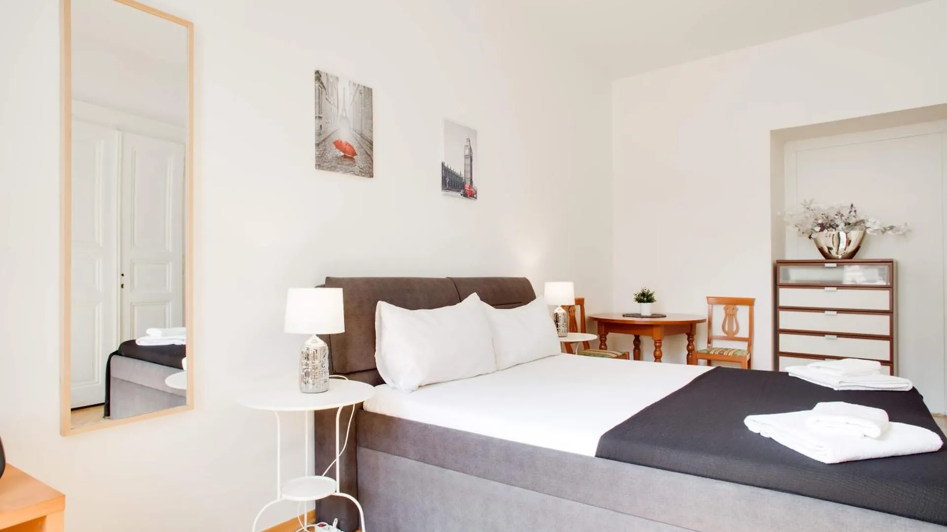 Pretty, Comfortable Apartment Praag Tsjechië
